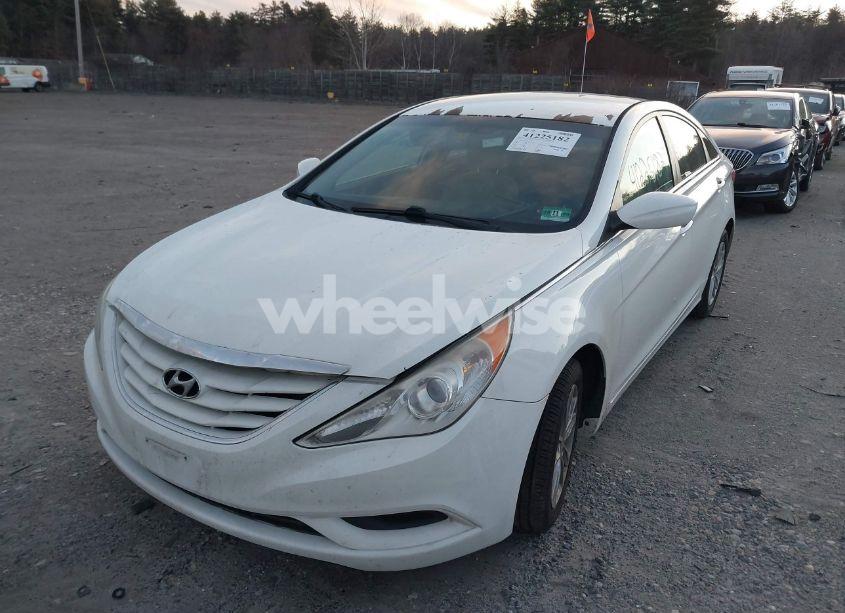 Photo 2 of 2012 Hyundai Sonata GLS (VIN 5NPEB4AC2CH353976)