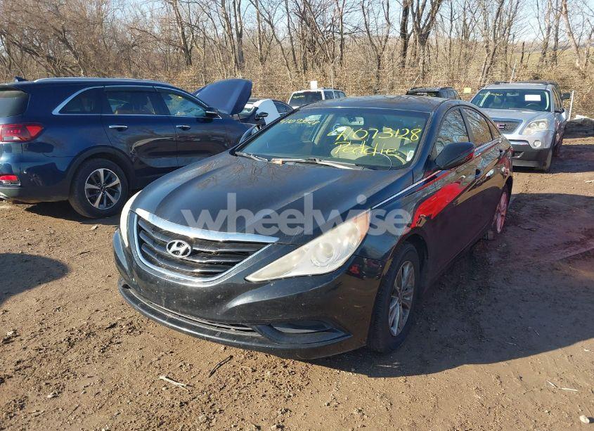 Photo 2 of 2012 Hyundai Sonata GLS (VIN 5NPEB4AC2CH453947)