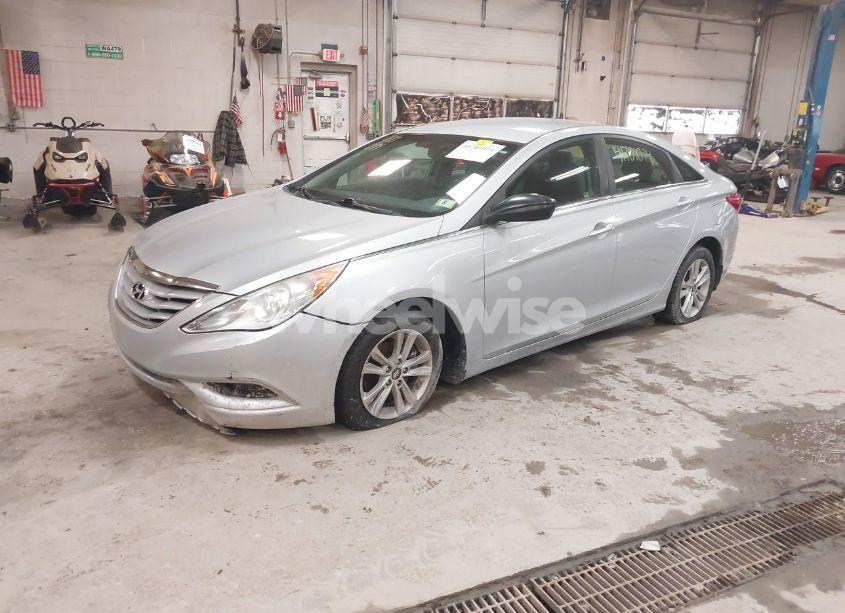 Photo 2 of 2012 Hyundai Sonata GLS (VIN 5NPEB4AC2CH474832)