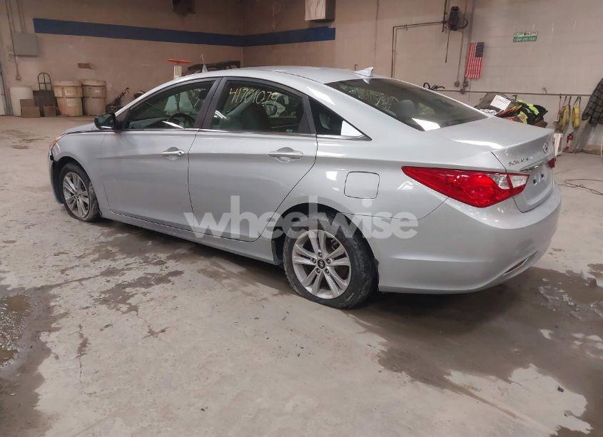 Photo 3 of 2012 Hyundai Sonata GLS (VIN 5NPEB4AC2CH474832)