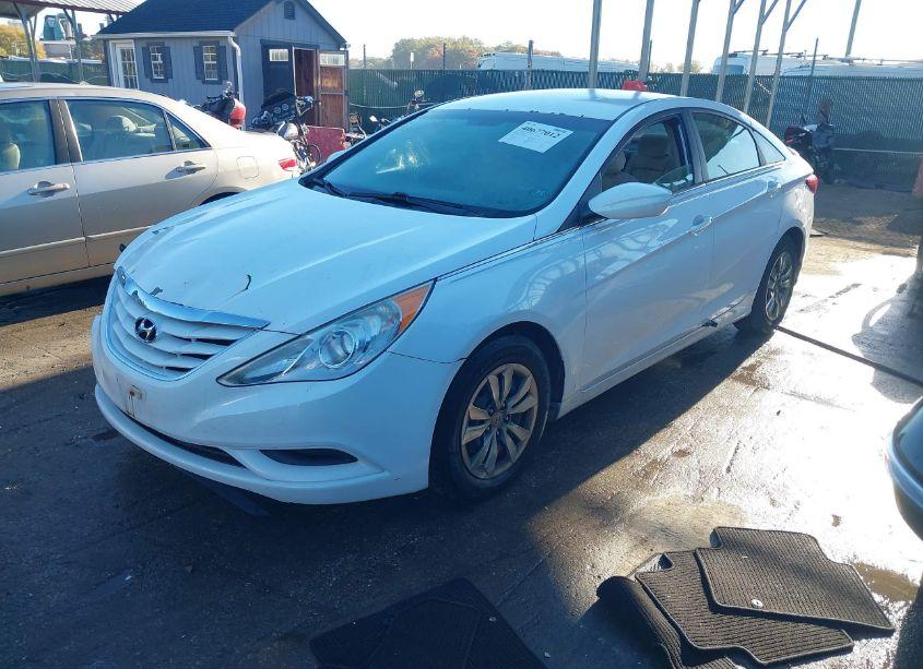 Photo 2 of 2013 Hyundai Sonata GLS (VIN 5NPEB4AC2DH541219)