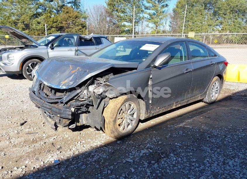 Photo 2 of 2013 Hyundai Sonata GLS (VIN 5NPEB4AC2DH553080)