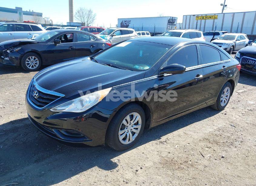 Photo 2 of 2013 Hyundai Sonata GLS (VIN 5NPEB4AC2DH562104)