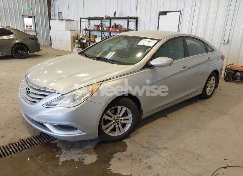 Photo 2 of 2013 Hyundai Sonata GLS (VIN 5NPEB4AC2DH631390)