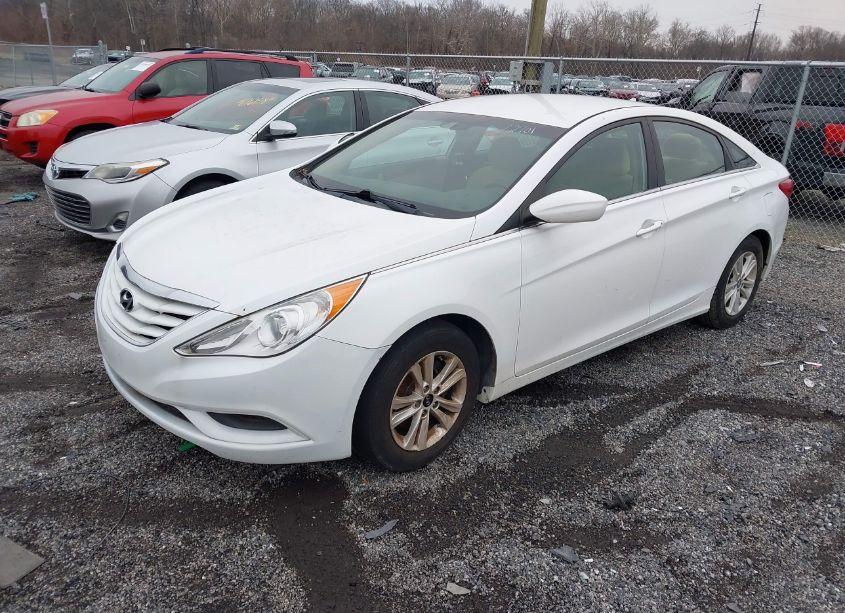 Photo 2 of 2013 Hyundai Sonata GLS (VIN 5NPEB4AC2DH647895)