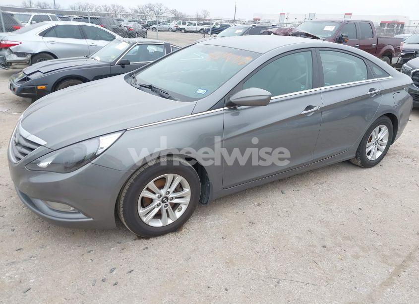 Photo 2 of 2013 Hyundai Sonata GLS (VIN 5NPEB4AC2DH710204)