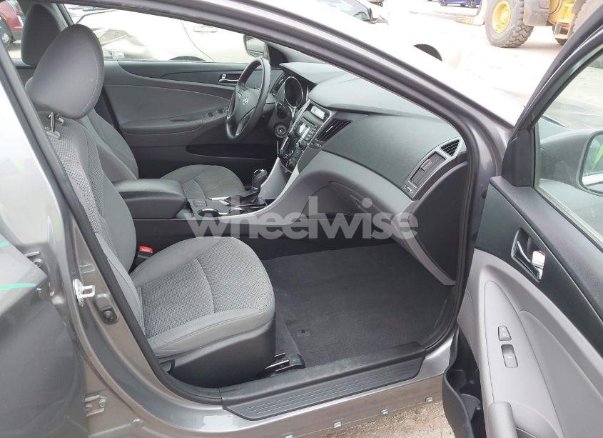 Photo 5 of 2013 Hyundai Sonata GLS (VIN 5NPEB4AC2DH710204)