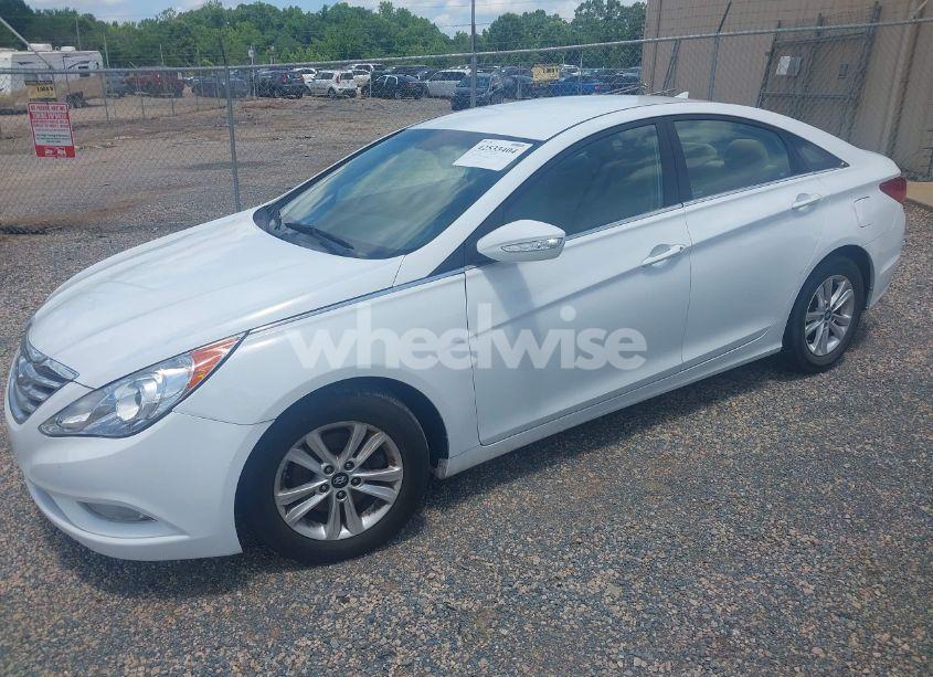 Photo 2 of 2013 Hyundai Sonata GLS (VIN 5NPEB4AC2DH744689)