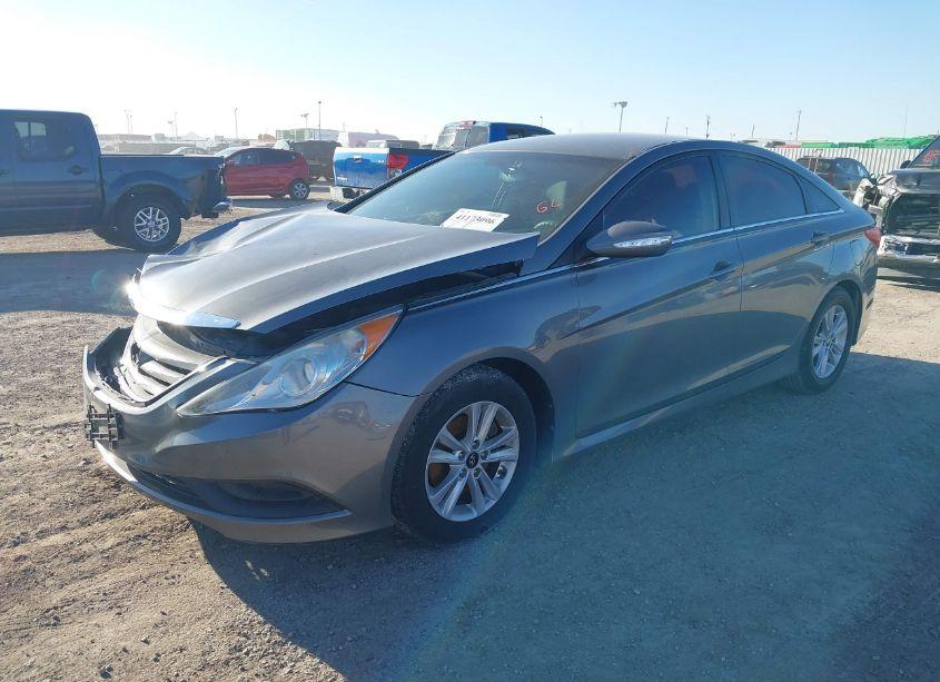 Photo 2 of 2014 Hyundai Sonata GLS (VIN 5NPEB4AC2EH927950)