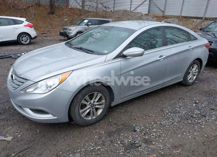 Photo 2 of 2012 Hyundai Sonata GLS (VIN 5NPEB4AC3CH322588)