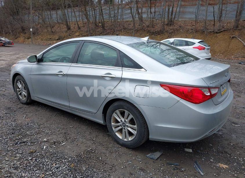 Photo 3 of 2012 Hyundai Sonata GLS (VIN 5NPEB4AC3CH322588)