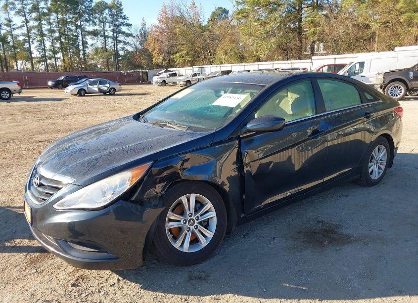 Photo 2 of 2012 Hyundai Sonata GLS (VIN 5NPEB4AC3CH404739)