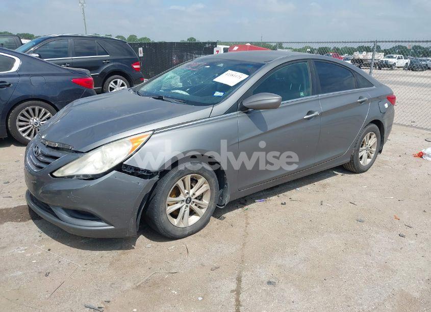 Photo 2 of 2012 Hyundai Sonata GLS (VIN 5NPEB4AC3CH477366)