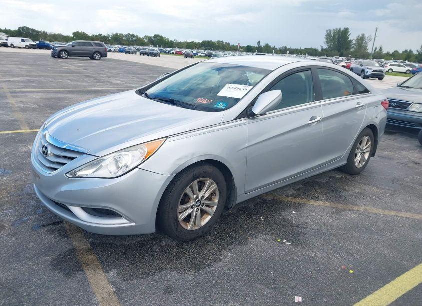 Photo 2 of 2012 Hyundai Sonata GLS (VIN 5NPEB4AC3CH497312)