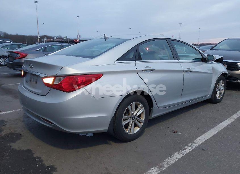 Photo 4 of 2013 Hyundai Sonata GLS (VIN 5NPEB4AC3DH551810)