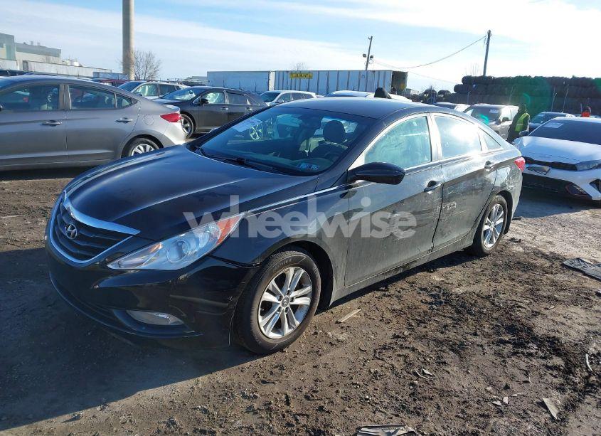 Photo 2 of 2013 Hyundai Sonata GLS (VIN 5NPEB4AC3DH581356)
