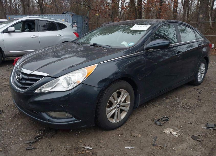 Photo 2 of 2013 Hyundai Sonata GLS (VIN 5NPEB4AC3DH647288)