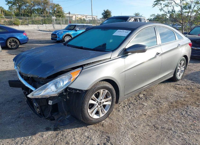 Photo 2 of 2013 Hyundai Sonata GLS (VIN 5NPEB4AC3DH687645)