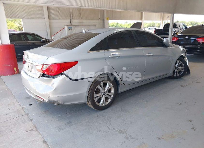 Photo 4 of 2011 Hyundai Sonata GLS (VIN 5NPEB4AC4BH044668)