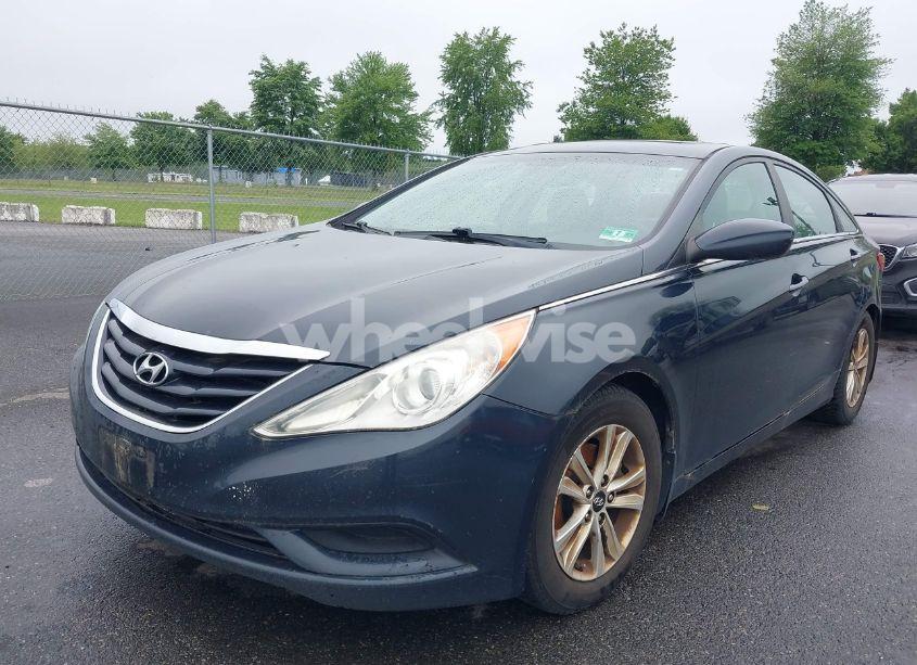 Photo 2 of 2011 Hyundai Sonata GLS (VIN 5NPEB4AC4BH095104)