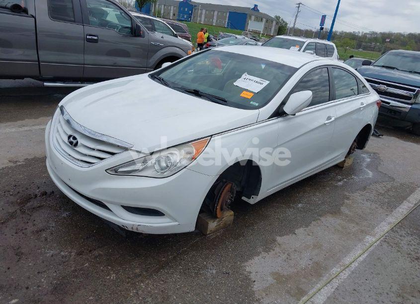 Photo 2 of 2011 Hyundai Sonata GLS (VIN 5NPEB4AC4BH209666)