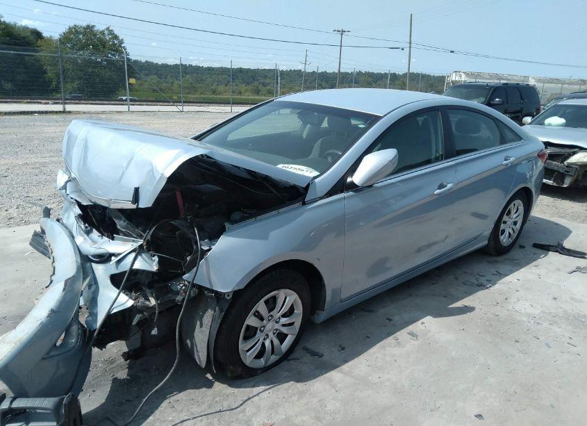 Photo 2 of 2013 Hyundai Sonata GLS (VIN 5NPEB4AC4DH547006)