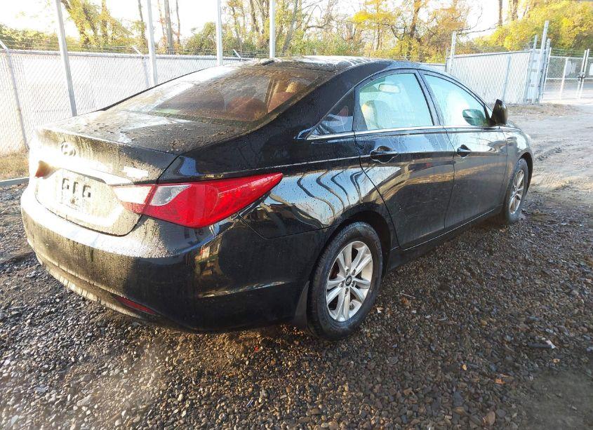 Photo 4 of 2013 Hyundai Sonata GLS (VIN 5NPEB4AC4DH611500)