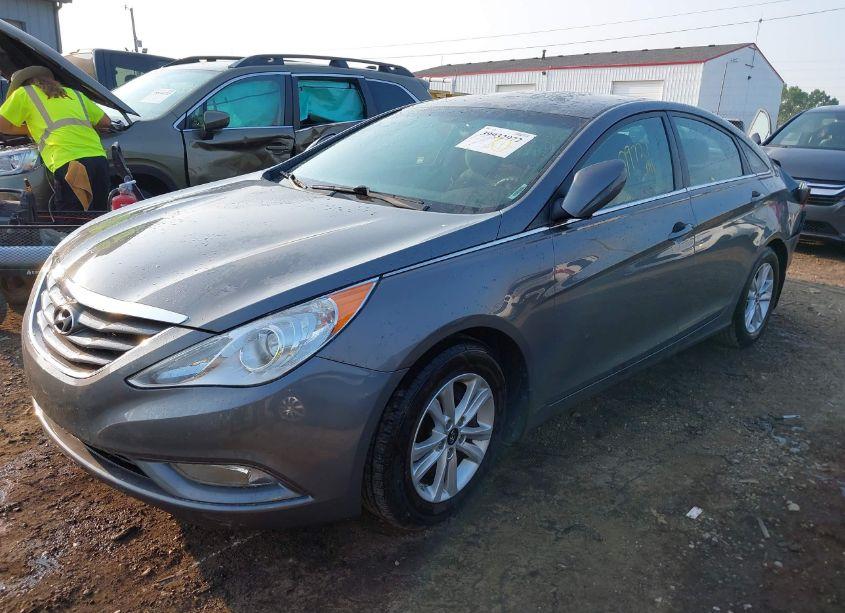 Photo 2 of 2013 Hyundai Sonata GLS (VIN 5NPEB4AC4DH625039)