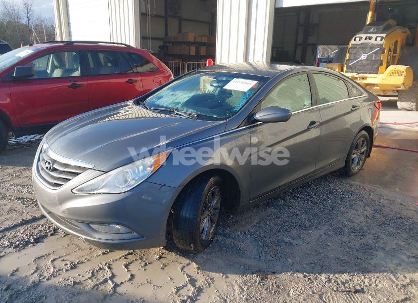 Photo 2 of 2013 Hyundai Sonata GLS (VIN 5NPEB4AC4DH641080)