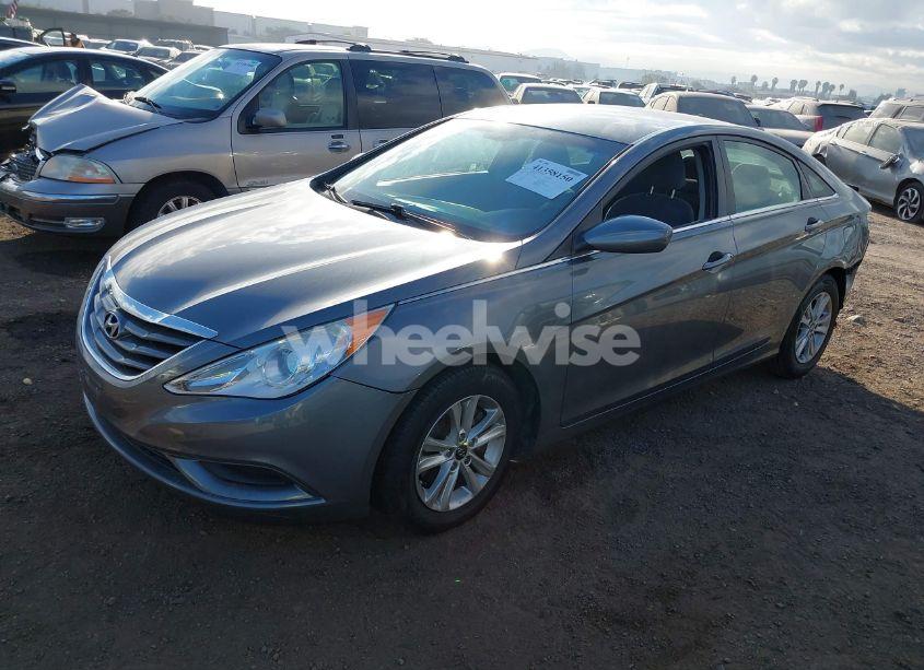 Photo 2 of 2013 Hyundai Sonata GLS (VIN 5NPEB4AC4DH655870)