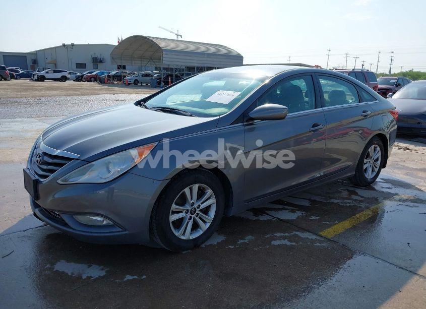 Photo 2 of 2013 Hyundai Sonata GLS (VIN 5NPEB4AC4DH694586)