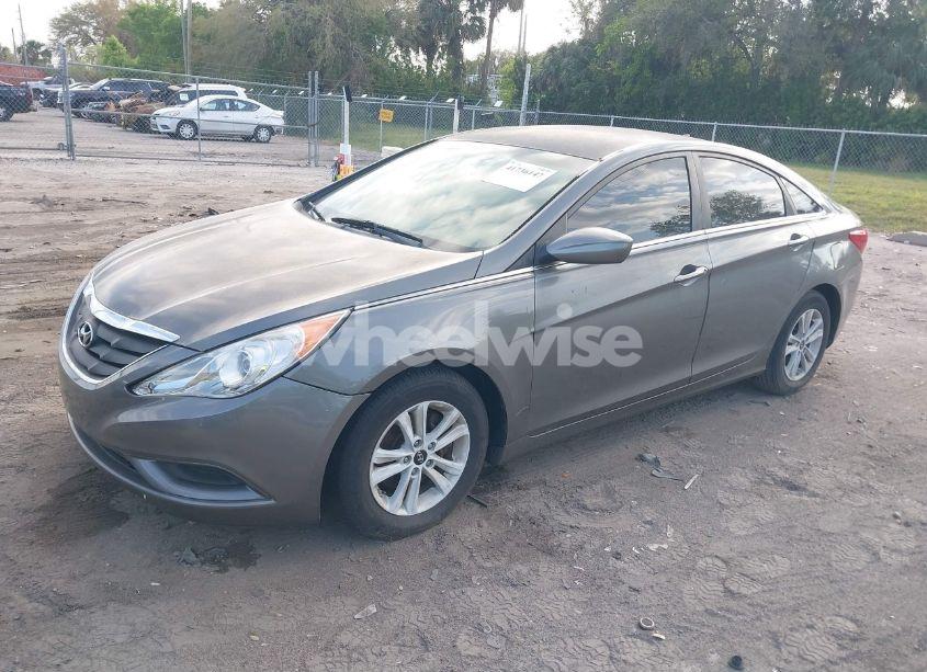 Photo 2 of 2013 Hyundai Sonata GLS (VIN 5NPEB4AC4DH695916)