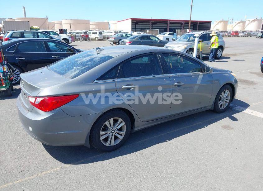 Photo 4 of 2013 Hyundai Sonata GLS (VIN 5NPEB4AC4DH696712)