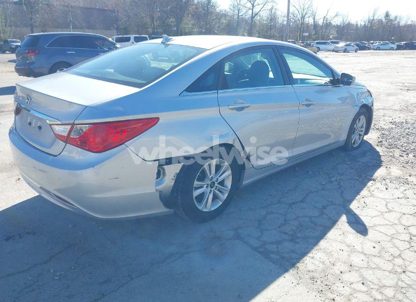 Photo 4 of 2013 Hyundai Sonata GLS (VIN 5NPEB4AC4DH710852)