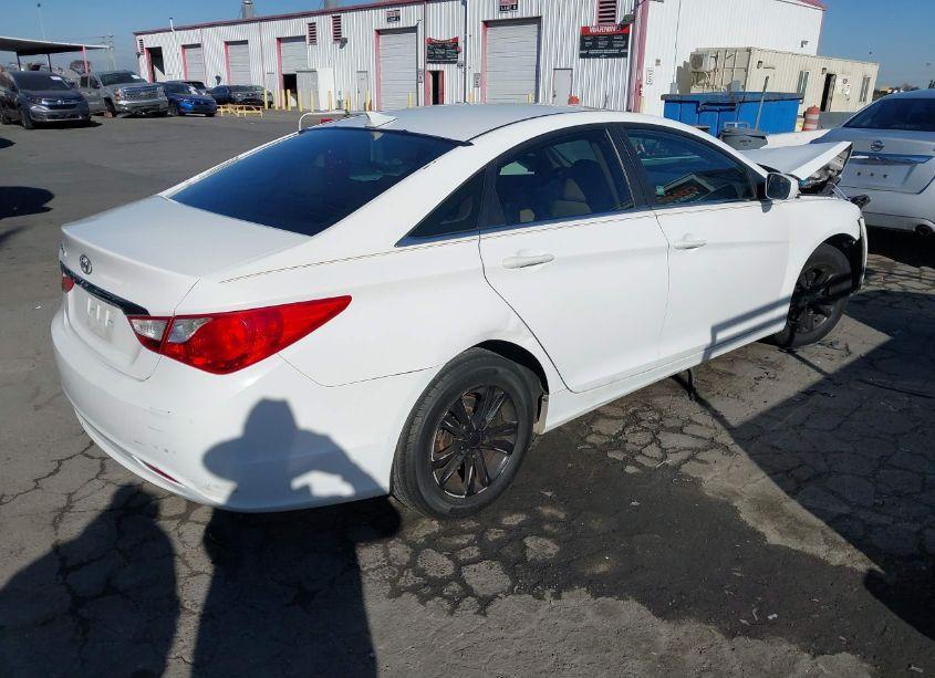 Photo 4 of 2013 Hyundai Sonata GLS (VIN 5NPEB4AC4DH772400)