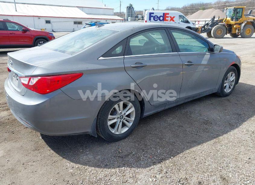 Photo 4 of 2013 Hyundai Sonata GLS (VIN 5NPEB4AC4DH785955)