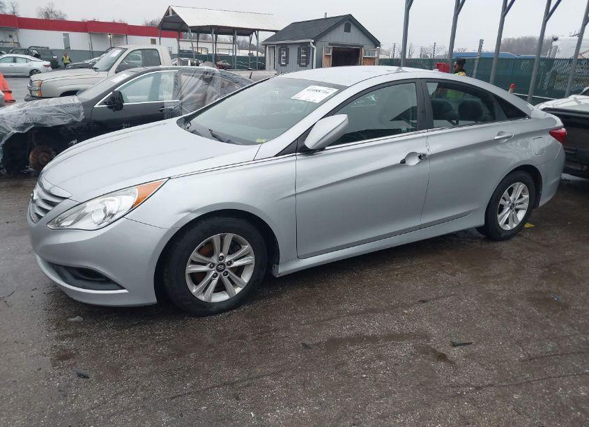 Photo 2 of 2014 Hyundai Sonata GLS (VIN 5NPEB4AC4EH837201)