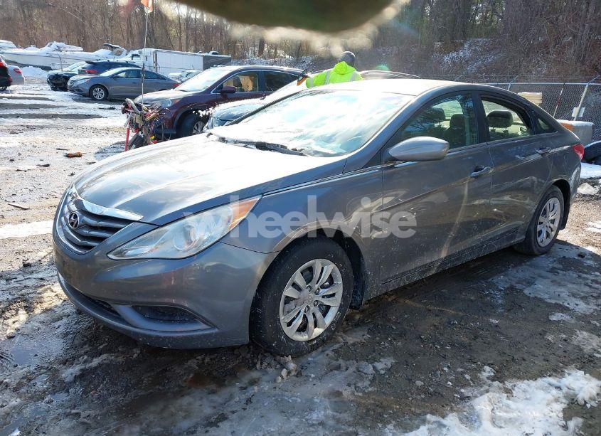 Photo 2 of 2012 Hyundai Sonata GLS (VIN 5NPEB4AC5CH472458)