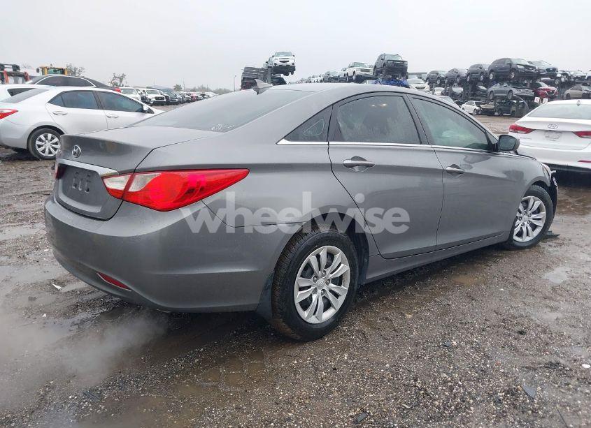 Photo 4 of 2013 Hyundai Sonata GLS (VIN 5NPEB4AC5DH592570)