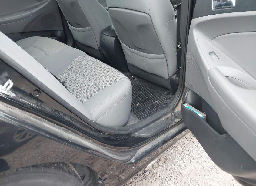 Photo 8 of 2013 Hyundai Sonata GLS (VIN 5NPEB4AC5DH641945)