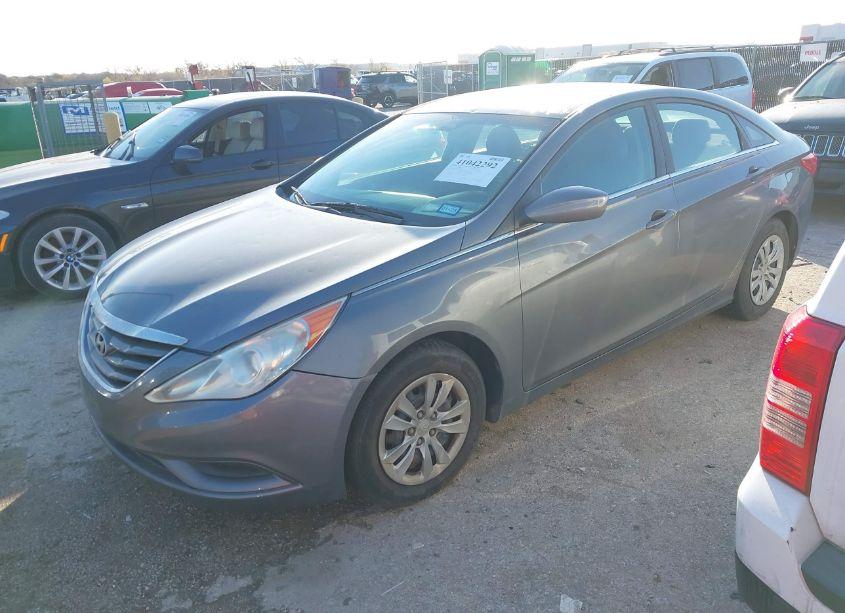 Photo 2 of 2011 Hyundai Sonata GLS (VIN 5NPEB4AC6BH155707)