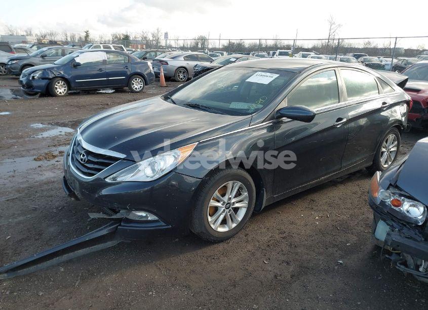 Photo 2 of 2013 Hyundai Sonata GLS (VIN 5NPEB4AC6DH676817)