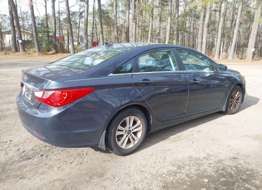 Photo 4 of 2013 Hyundai Sonata (VIN 5NPEB4AC6DH745067)