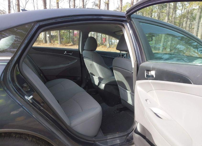 Photo 8 of 2013 Hyundai Sonata (VIN 5NPEB4AC6DH745067)