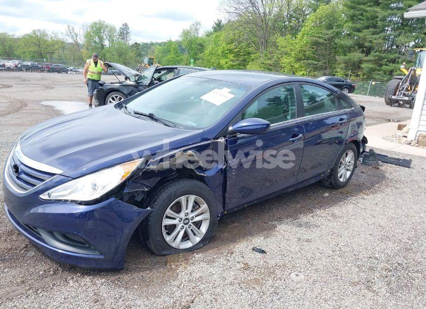Photo 2 of 2014 Hyundai Sonata GLS (VIN 5NPEB4AC6EH907829)