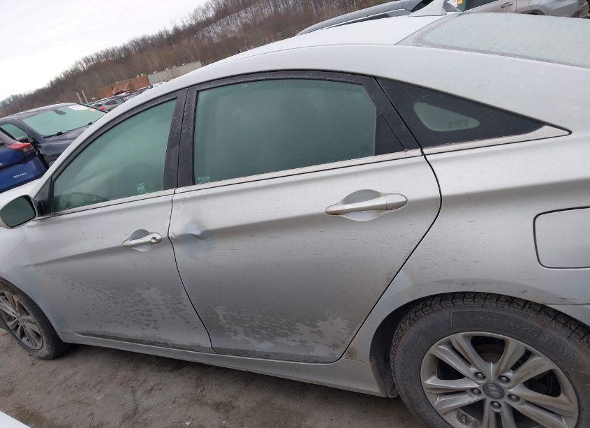 Photo 14 of 2011 Hyundai Sonata GLS (VIN 5NPEB4AC7BH007260)