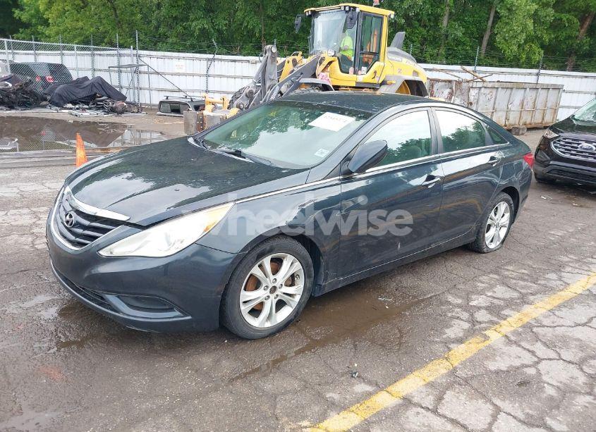 Photo 2 of 2011 Hyundai Sonata GLS (VIN 5NPEB4AC7BH042896)