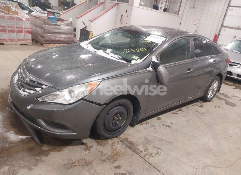Photo 2 of 2011 Hyundai Sonata GLS (VIN 5NPEB4AC7BH124885)