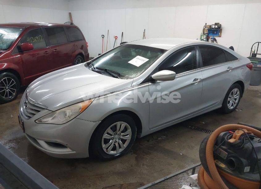 Photo 2 of 2012 Hyundai Sonata GLS (VIN 5NPEB4AC7CH325042)