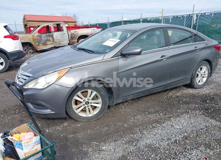 Photo 2 of 2013 Hyundai Sonata GLS (VIN 5NPEB4AC7DH688748)